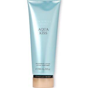 Victoria's Secret Aqua Kiss Lotion in Light Blue